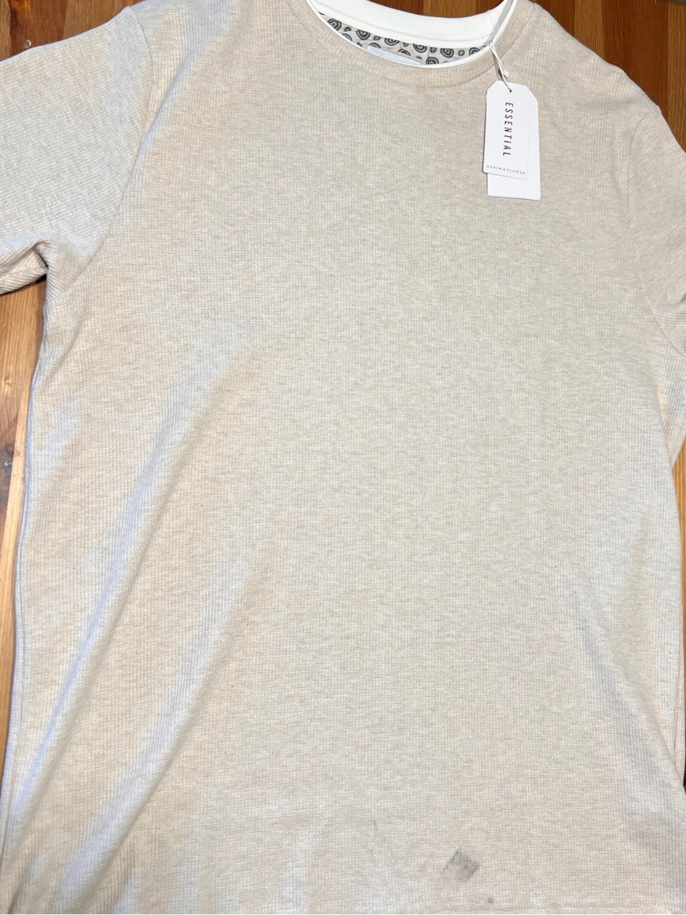 Denim & Flower Men's Short-Sleeve Crewneck in Light Beige with White Trim